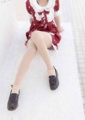 妈妈放弃事业陪孩子跨省学网球